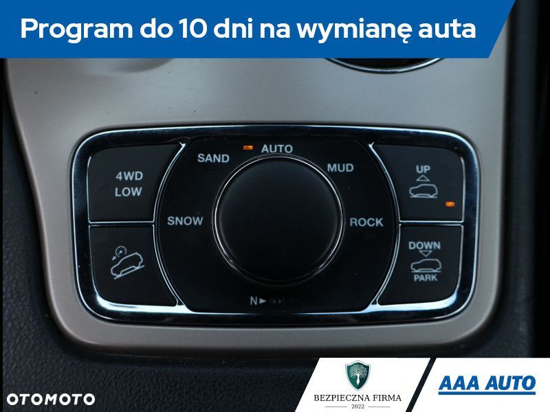 Jeep Grand Cherokee - 19