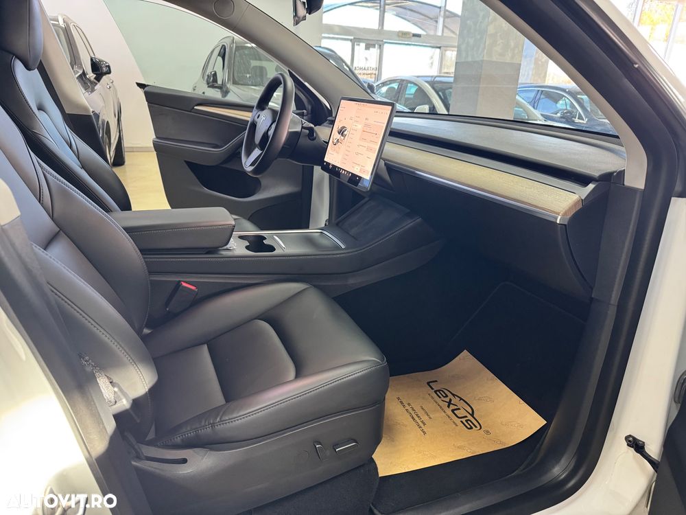 Tesla Model Y Long Range Dual Motor AWD - 5