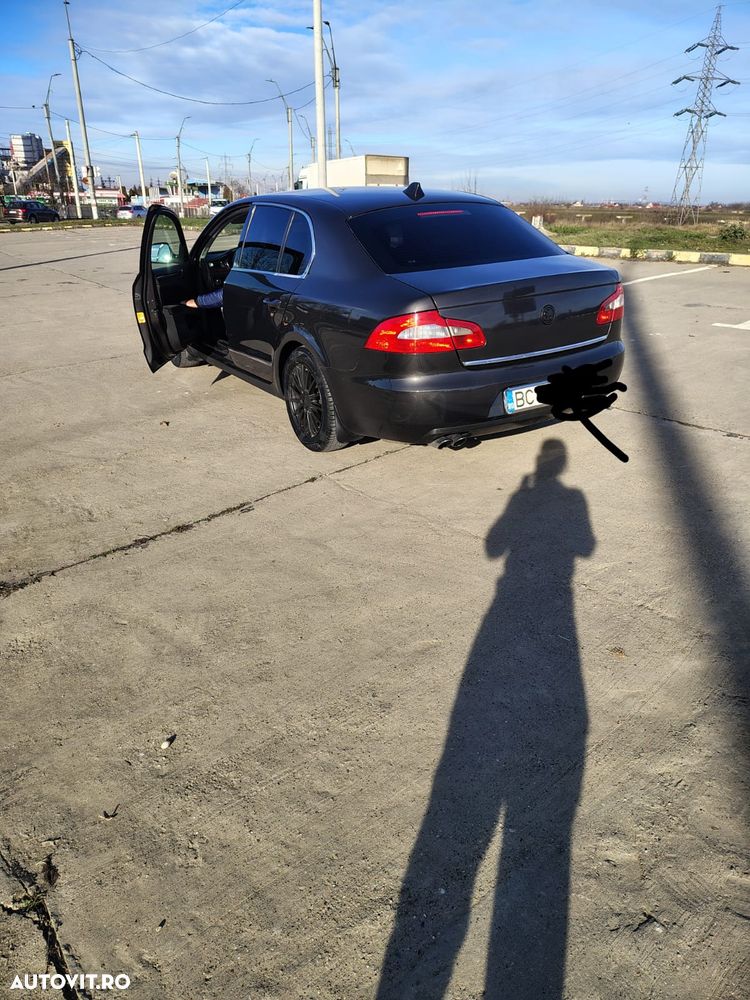 Skoda Superb 2.0 TDI PD Comfort - 9