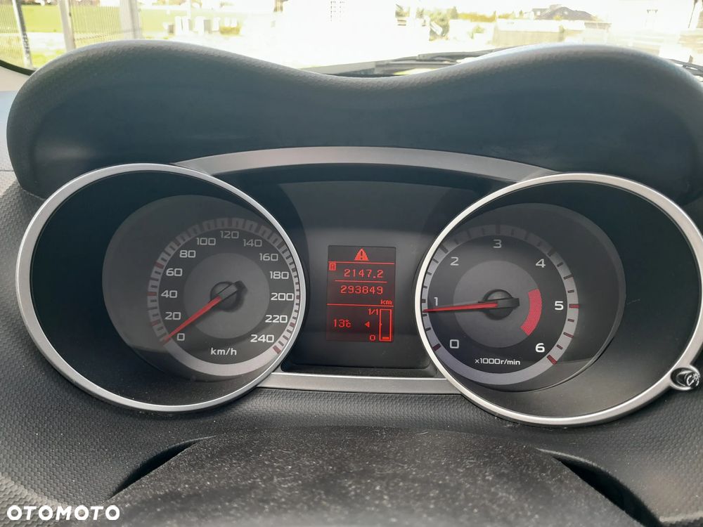 Mitsubishi Outlander 2.0 DI-D 4WD Instyle - 19