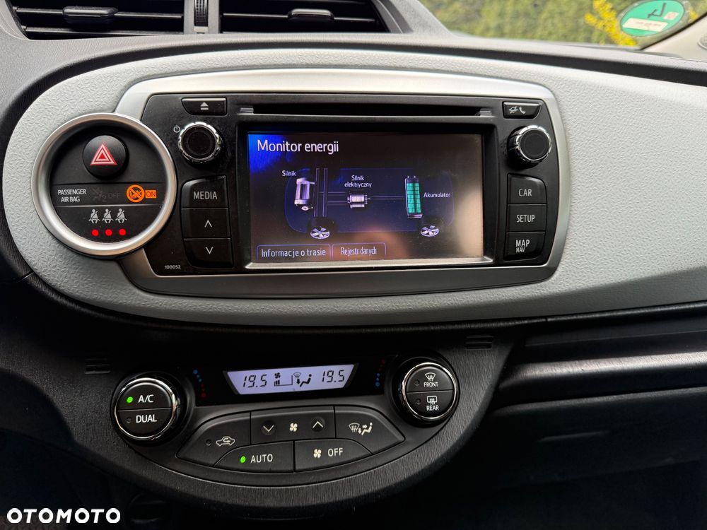 Toyota Yaris 1.5 VVT-i Style - 26