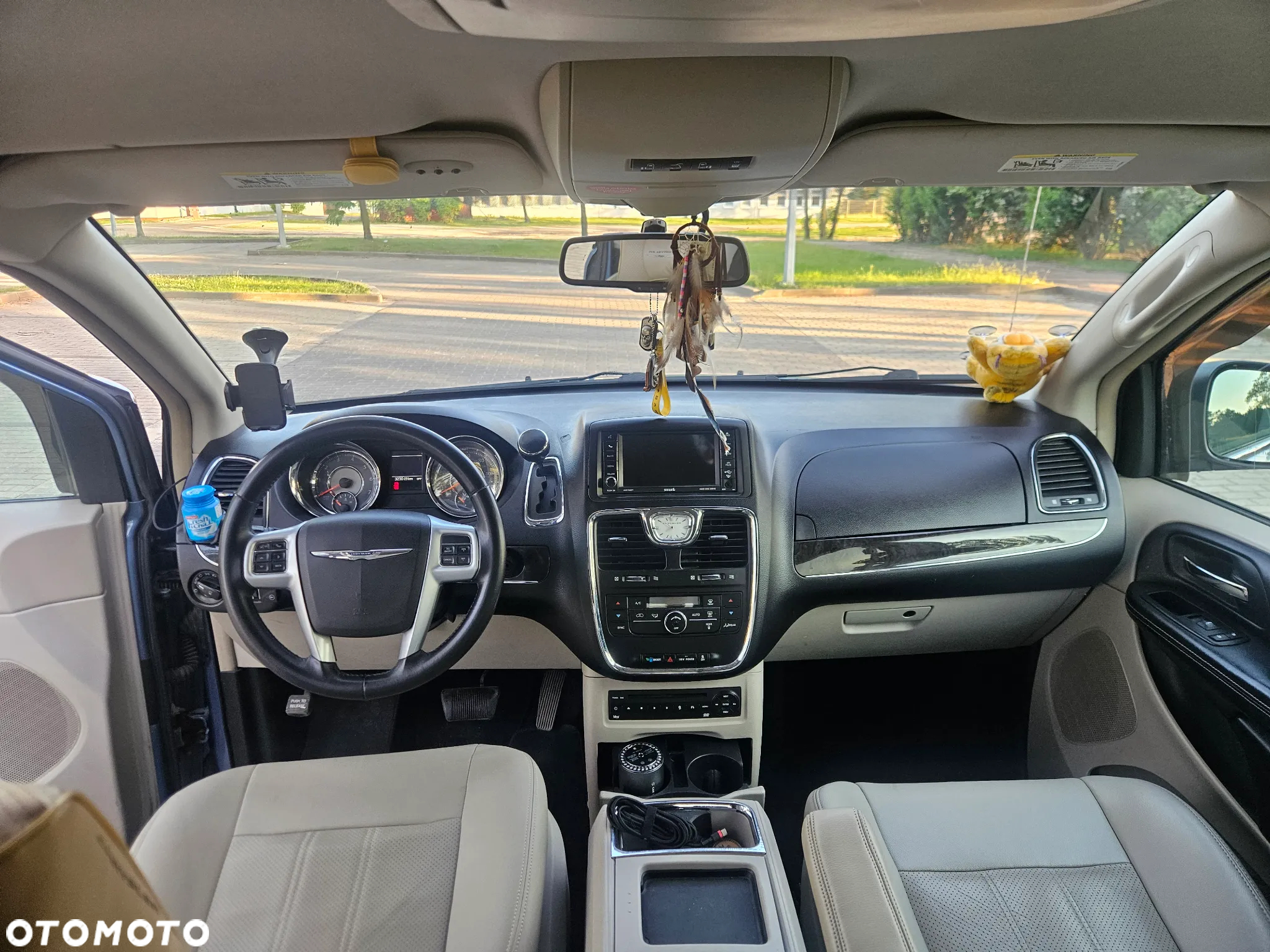 Chrysler Town & Country 3.6 Limited - 11