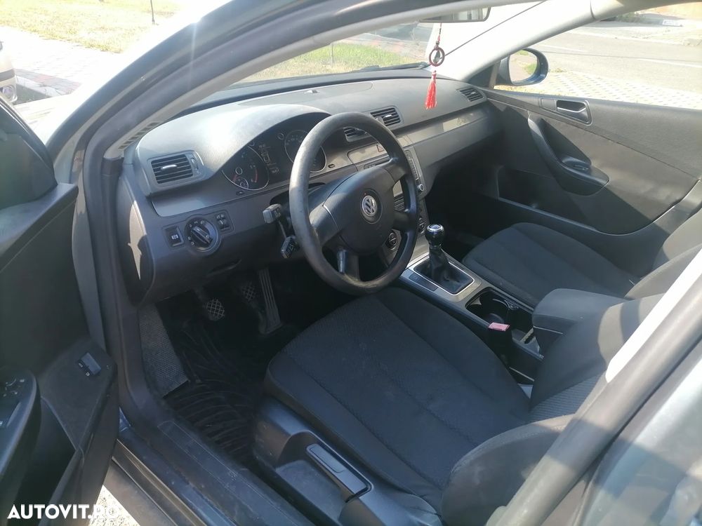 Volkswagen Passat 2.0TDI Trendline DPF Bluemotion Technology - 10