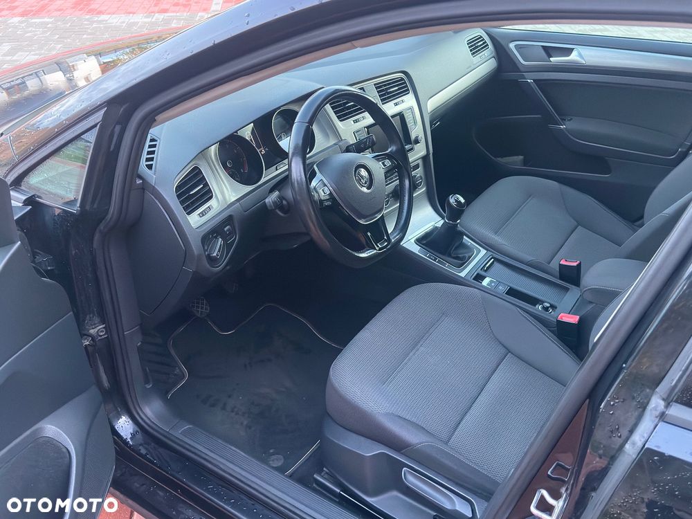 Volkswagen Golf - 12