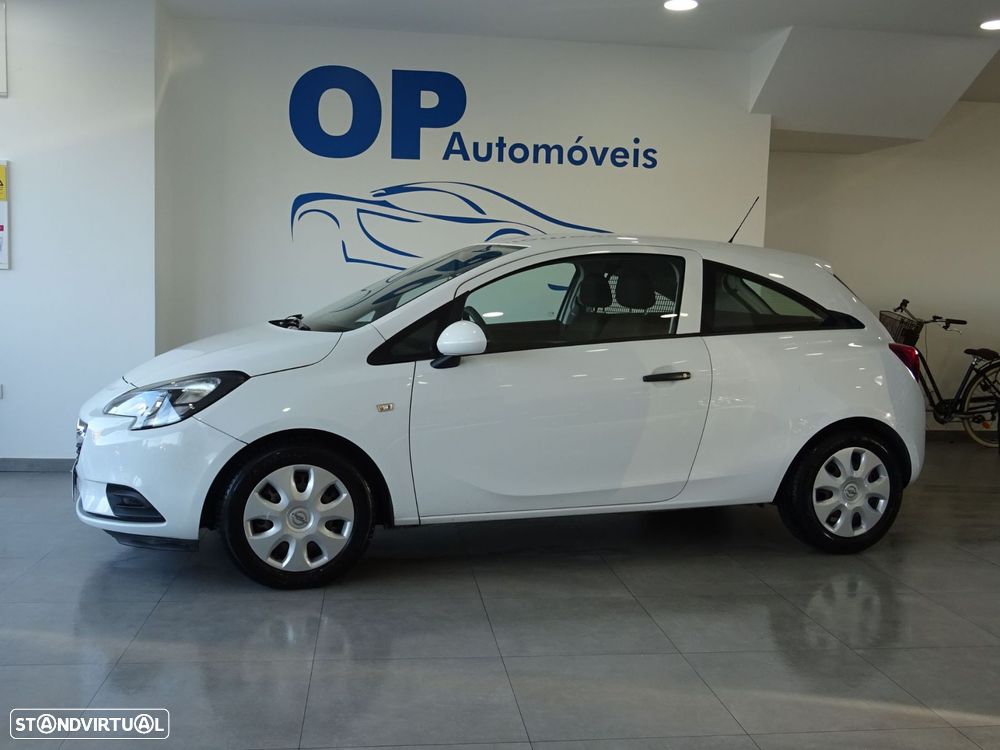 Opel Corsa Outro - 3