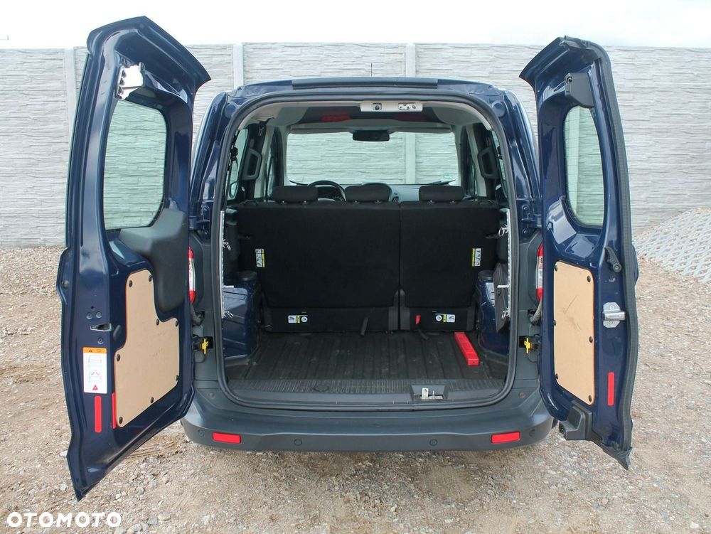 Ford Transit Courier - 10