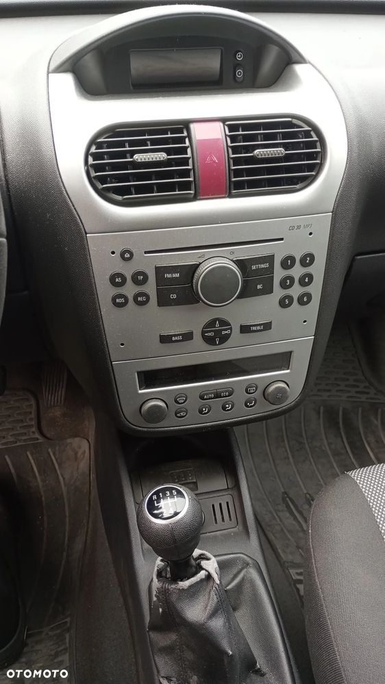 Opel Corsa 1.2 16V Cosmo - 7