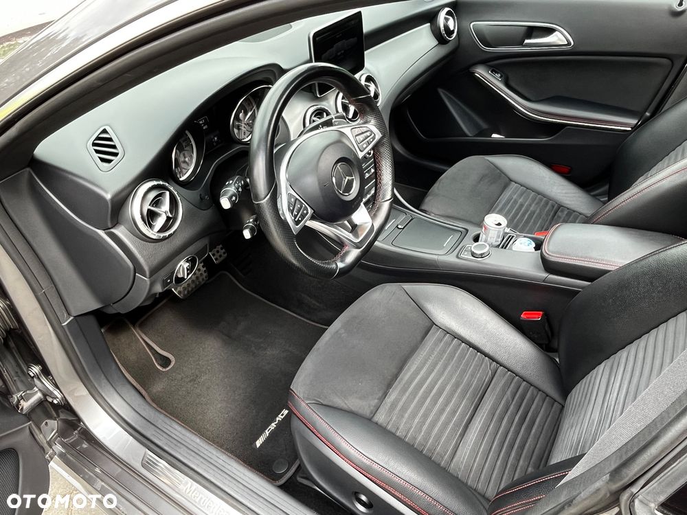 Mercedes-Benz CLA 250 4-Matic AMG Line - 10