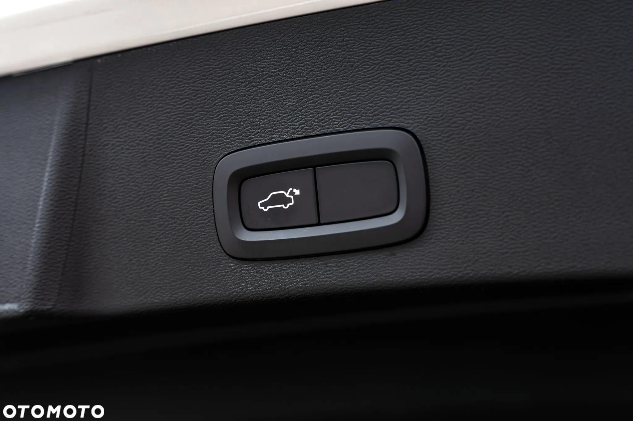 Volvo XC 40 T3 Momentum Pro - 39