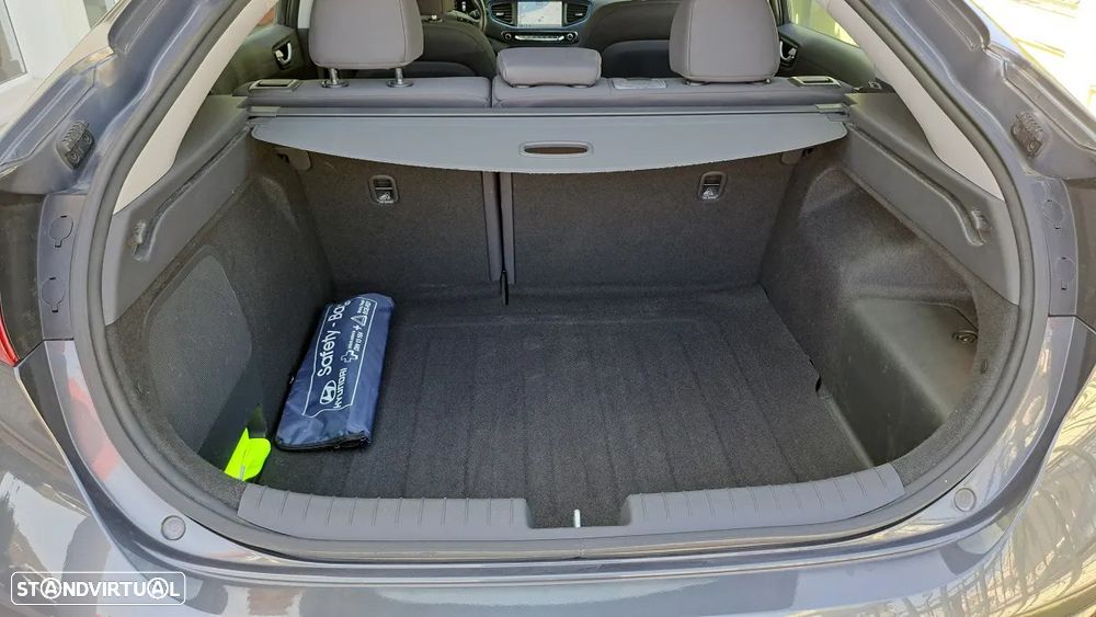 Hyundai Ioniq 1.6 GDI HEV Hybrid Tech - 12