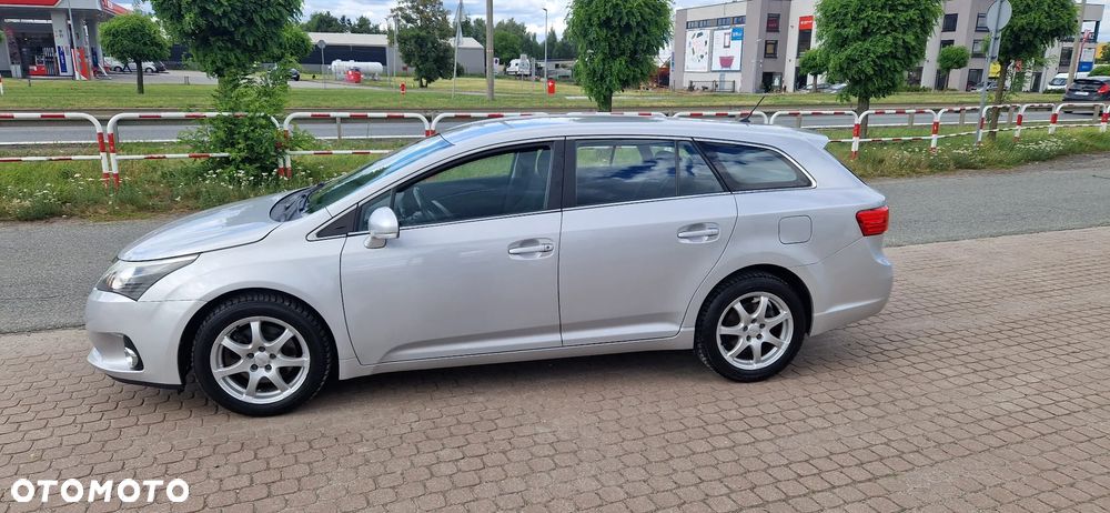 Toyota Avensis 2.2 D-4D Comfort - 8