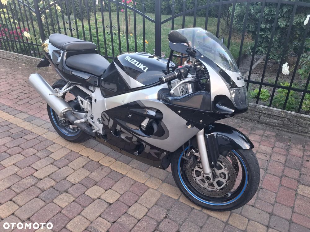 Suzuki GSX-R - 1