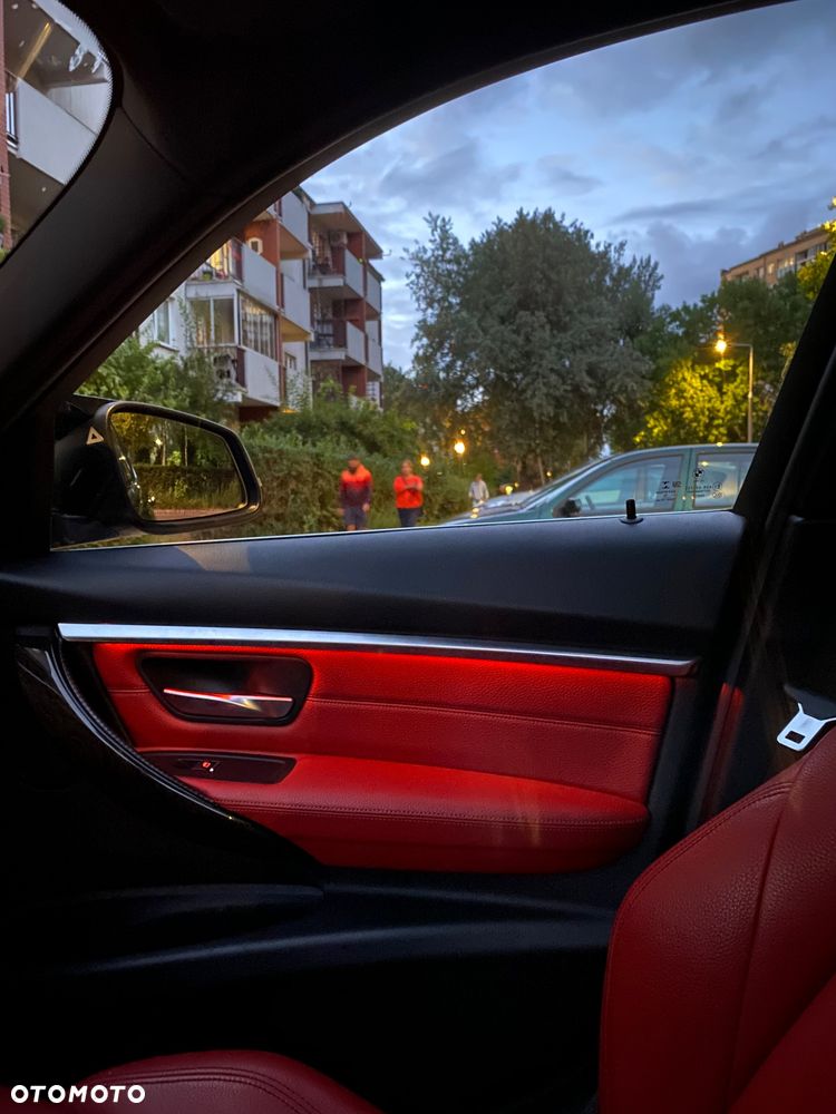 BMW Seria 3 330i xDrive Luxury Line Purity - 10
