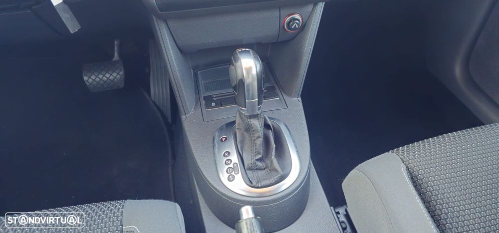 VW Touran 1.6 TDI DPF DSG STYLE - 7