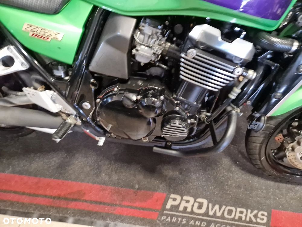 Kawasaki ZRX - 26