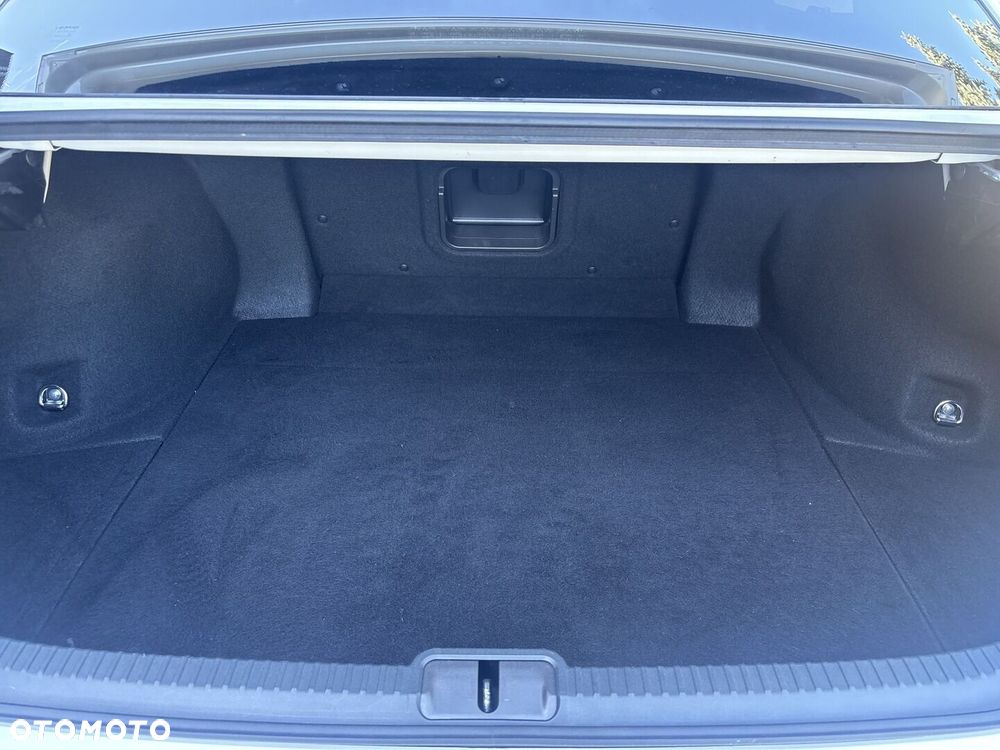 Lexus ES 300h Business Edition - 13