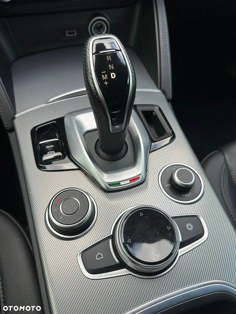 Alfa Romeo Stelvio 2.2 16V AT8 Q4 B-Tech - 8