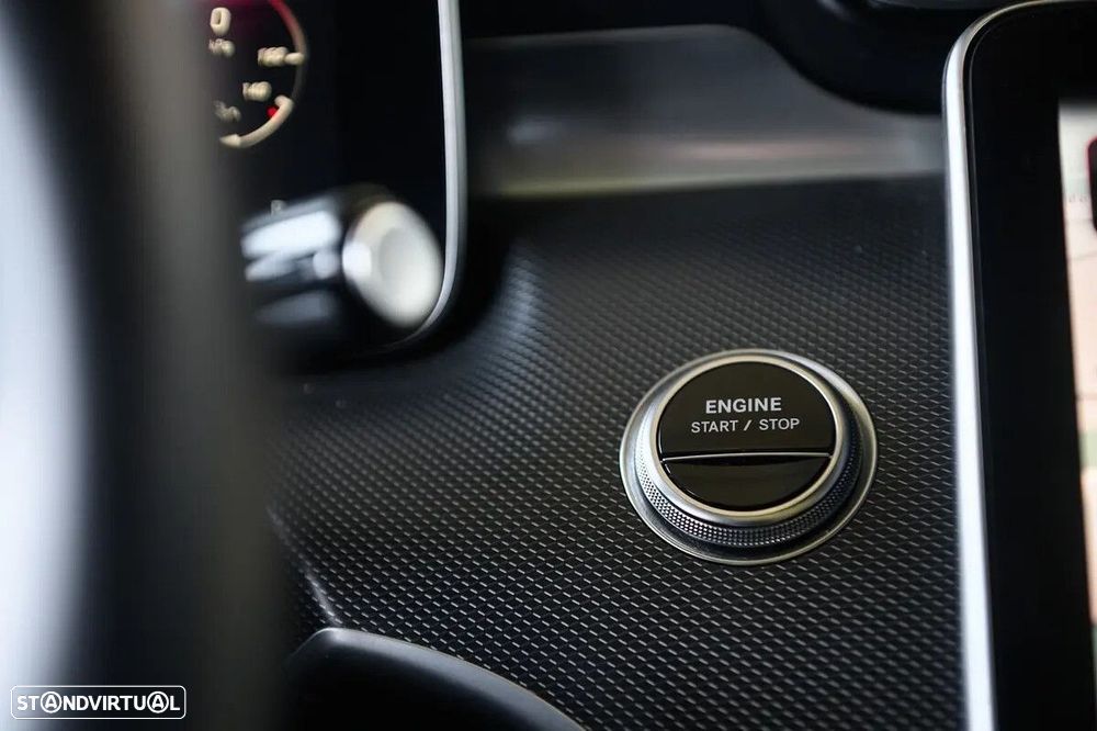 Mercedes-Benz C 300 e AMG Line - 60