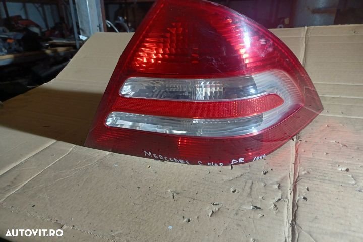 Lampa stop dreapta pe aripa Mercedes-Benz C-Class W204/S204/C204 (facelift)  [din 2011 pana  2015] - 5