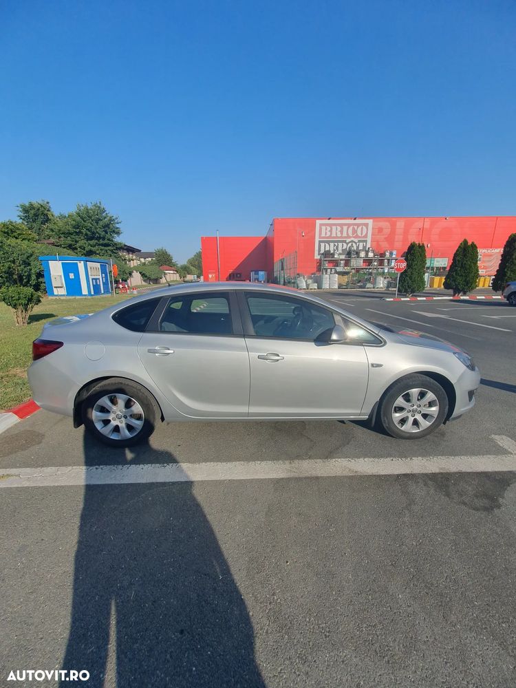 Opel Astra 1.4 Turbo ECOTEC Enjoy - 2