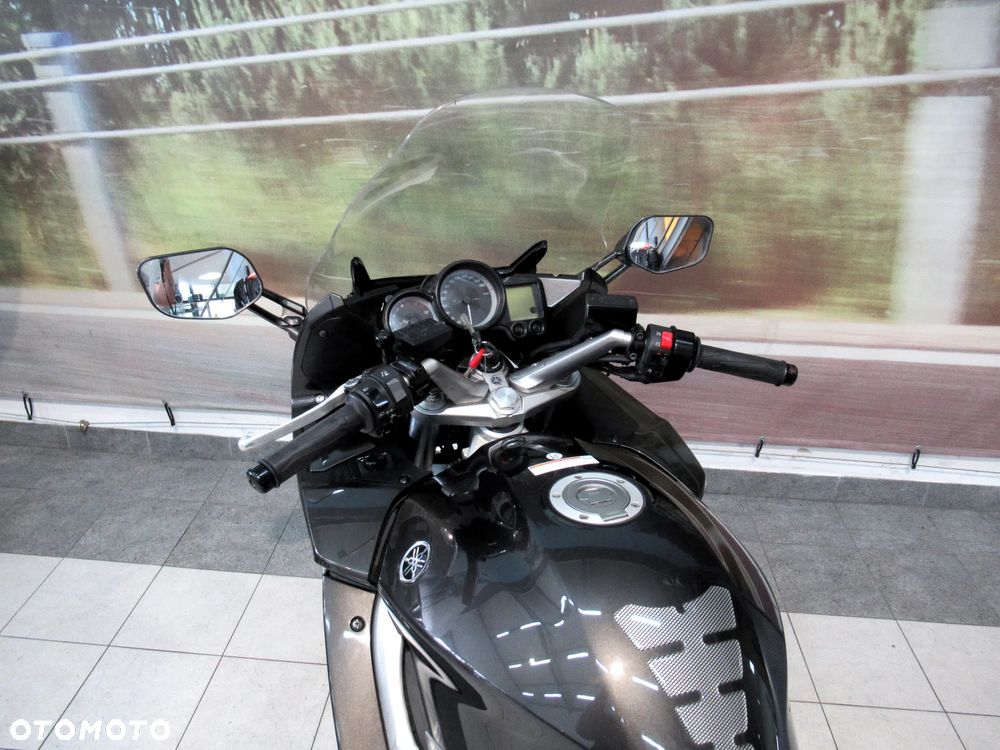 Yamaha FJR - 8