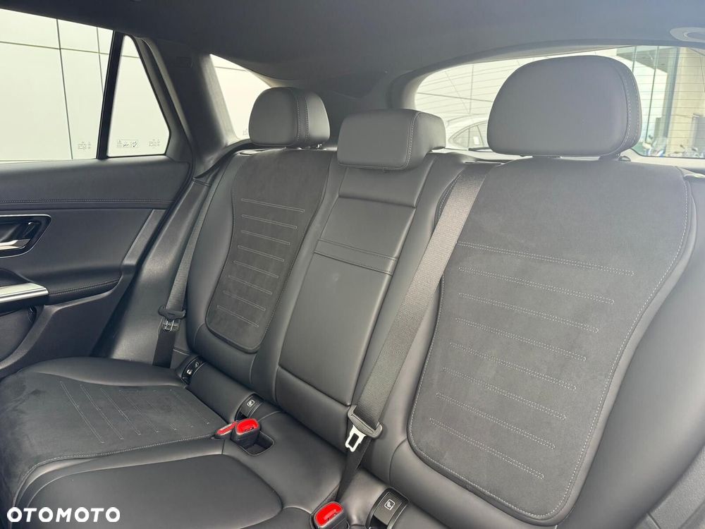 Mercedes-Benz GLC - 29