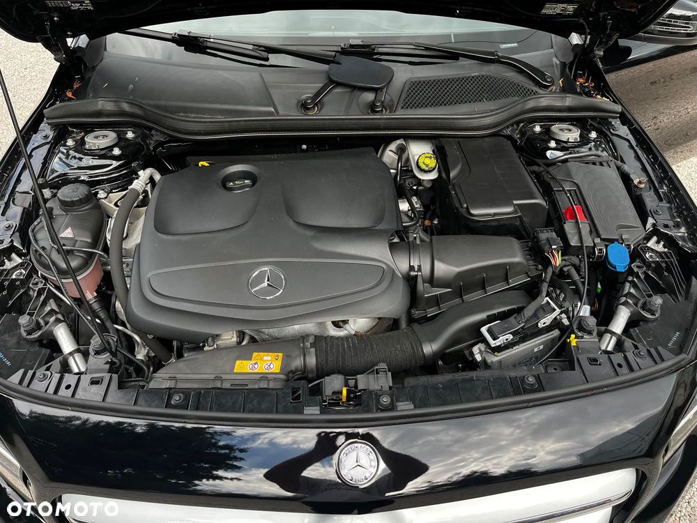 Mercedes-Benz GLA - 25