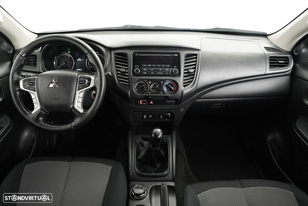 Mitsubishi l200 ver-2-3-di--d-strakar-space-cab-intense-4wd - 8