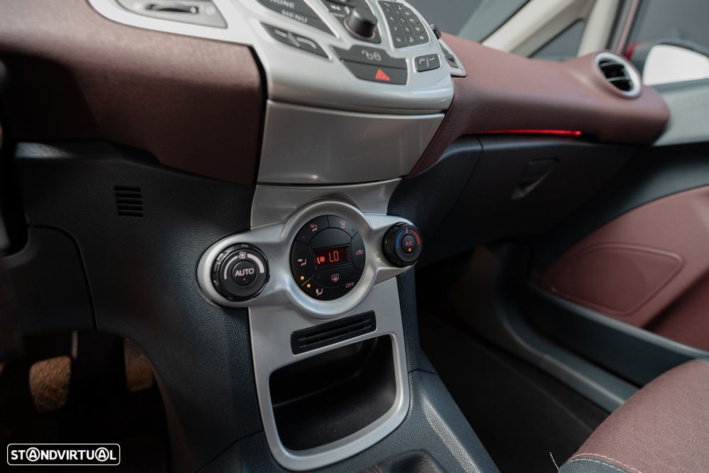 Ford Fiesta 1.4 TDCI Titanium - 22