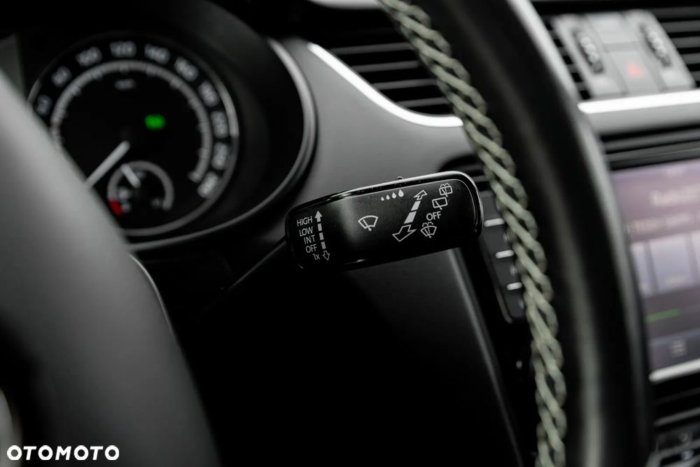 Skoda Octavia 2.0 TSI (Green tec) DSG RS - 31