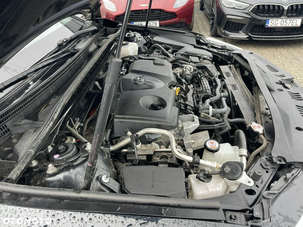 Toyota Camry 2.5 Hybrid Comfort CVT - 18