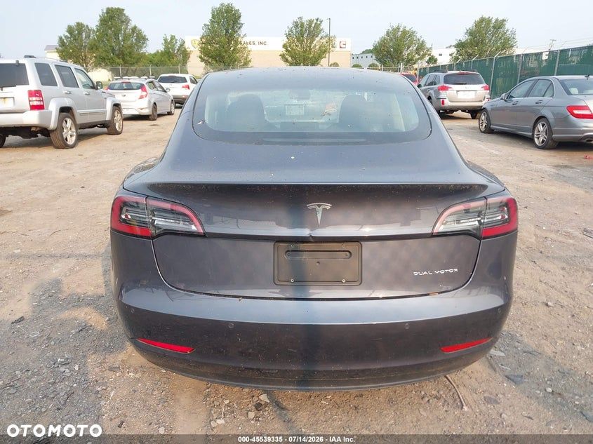 Tesla Model 3 Langstreckenbatterie Allradantrieb Dual Motor - 9