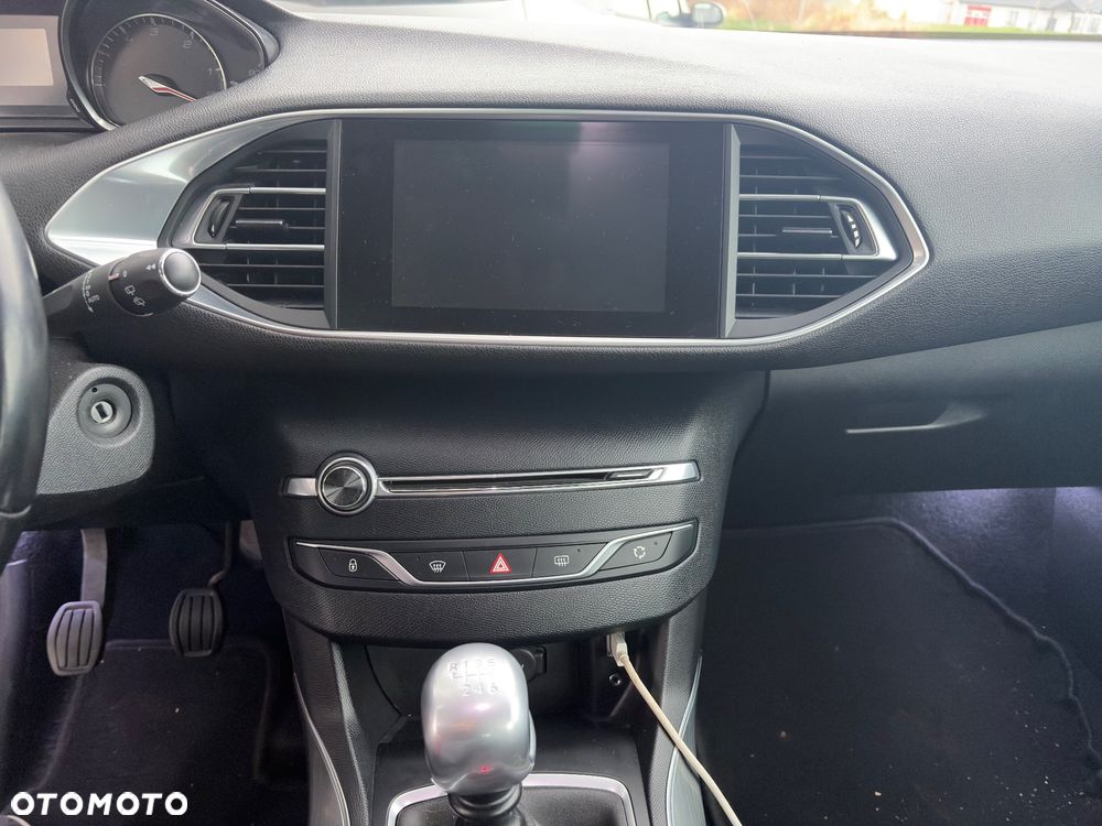 Peugeot 308 1.6 BlueHDi Allure S&S - 8