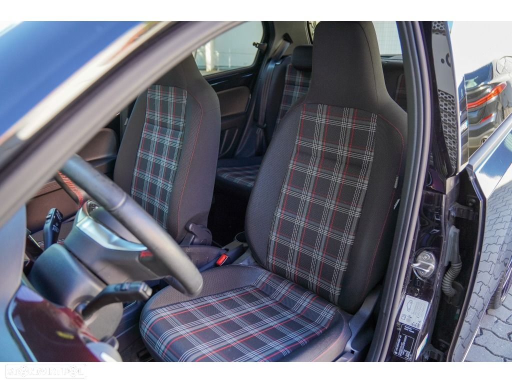 VW Up! - 4