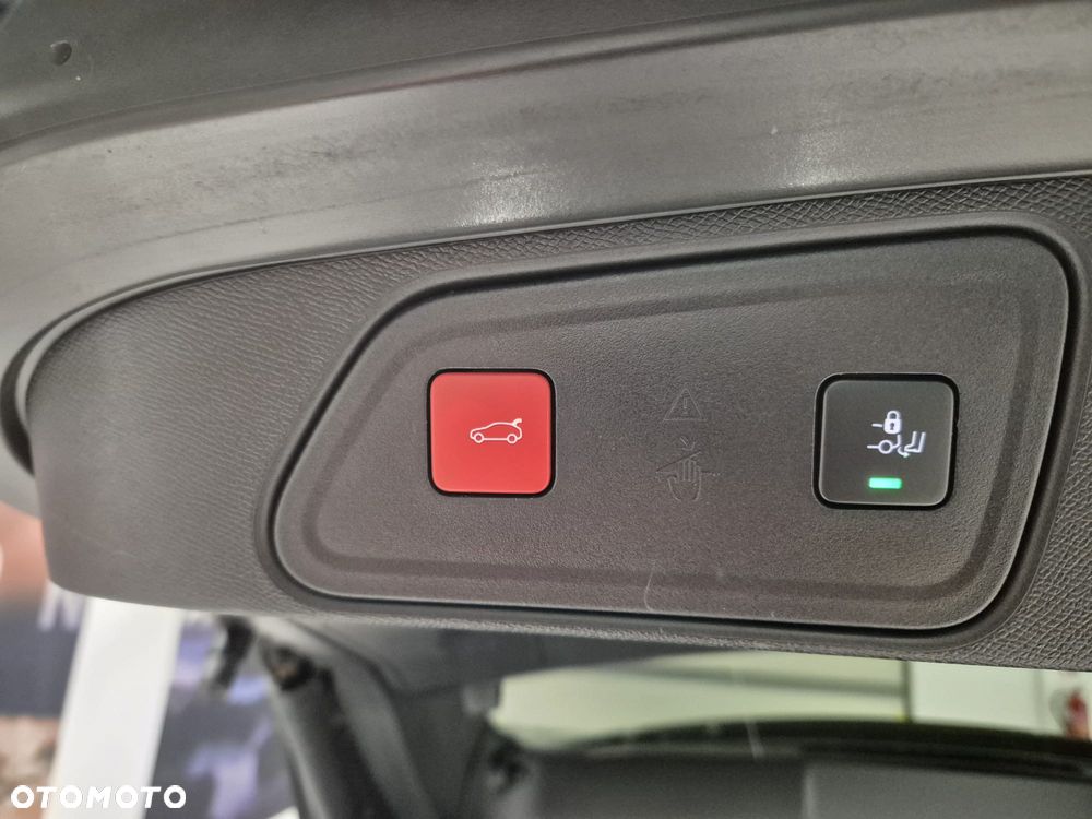 Peugeot 3008 1.2 PureTech Allure Pack S&S EAT8 - 11