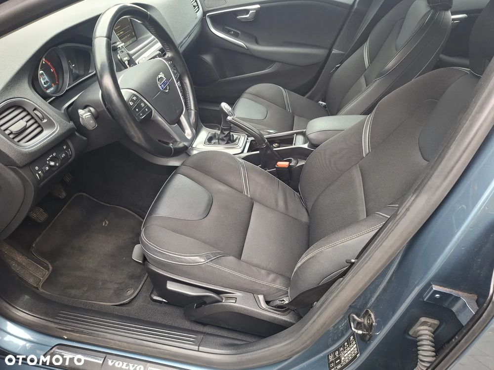 Volvo V40 D2 Momentum - 11