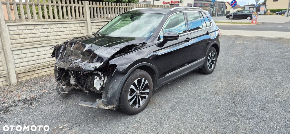 Volkswagen Tiguan - 1