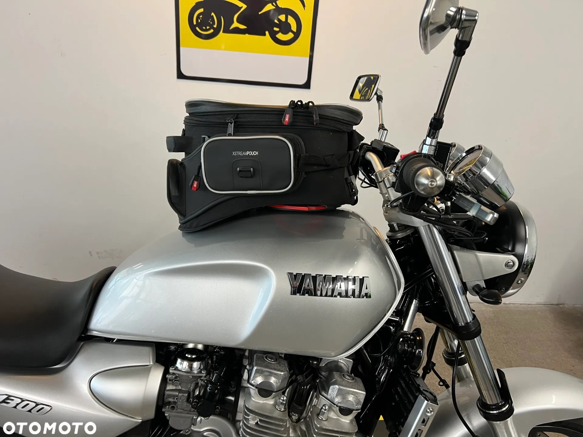 Yamaha XJR - 14
