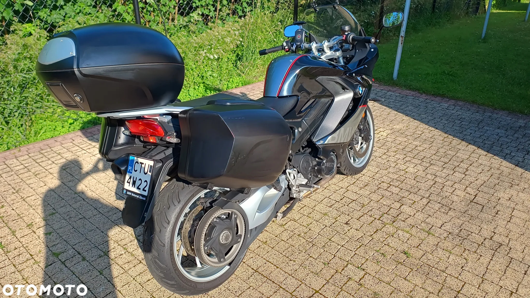 BMW F - 13