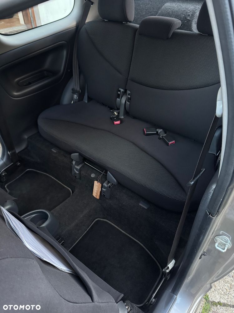 Toyota Yaris - 17