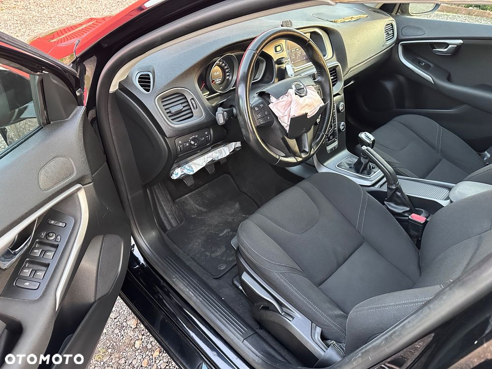 Volvo V40 D2 - 10