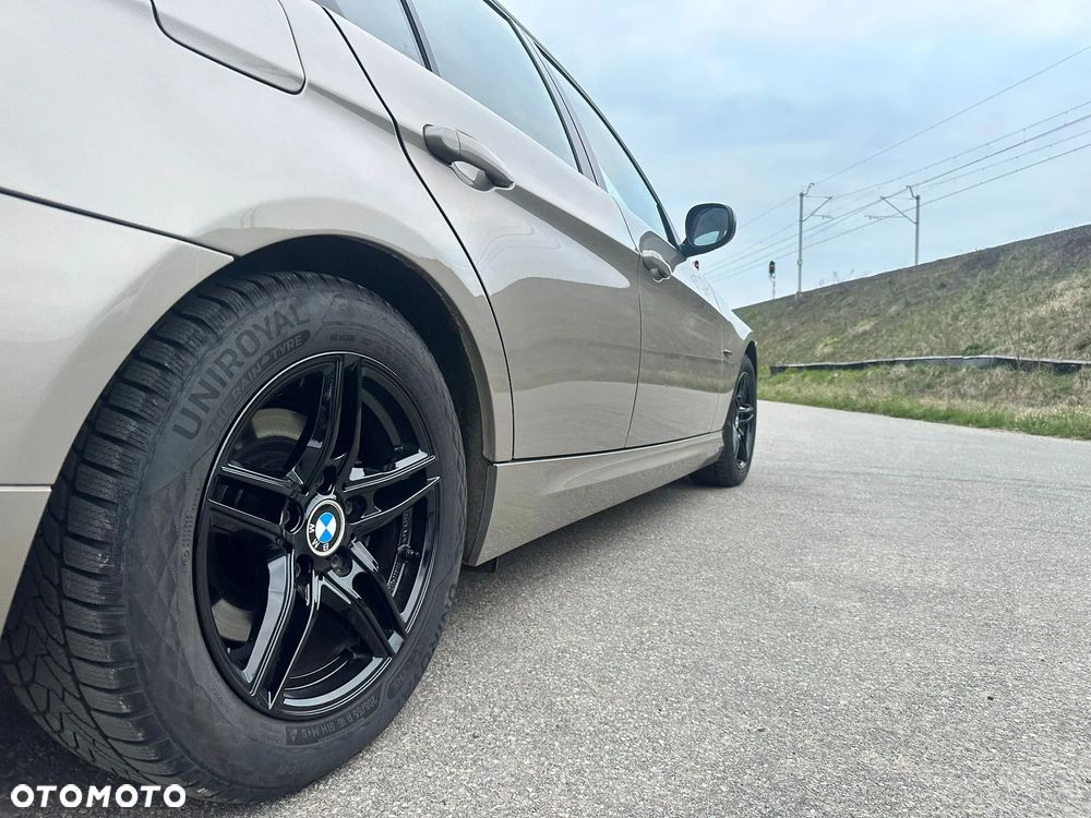 BMW Seria 3 320i - 3
