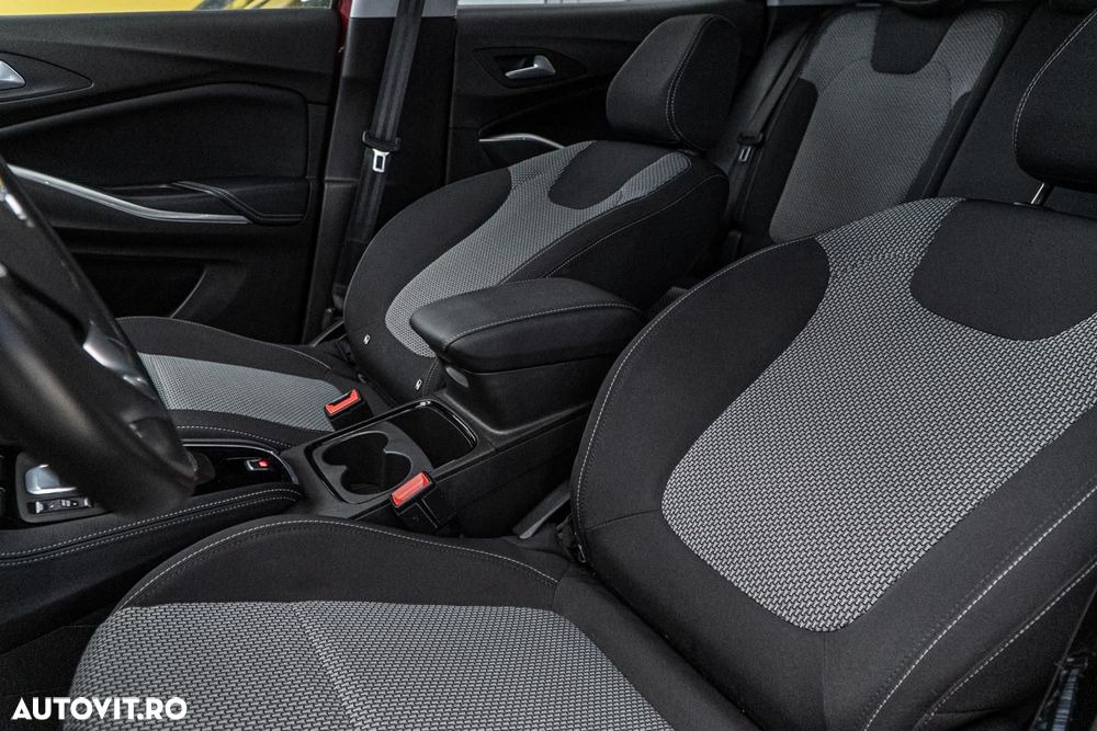 Opel Grandland X 1.2 Turbo START/STOP AT8 Business Edition - 18