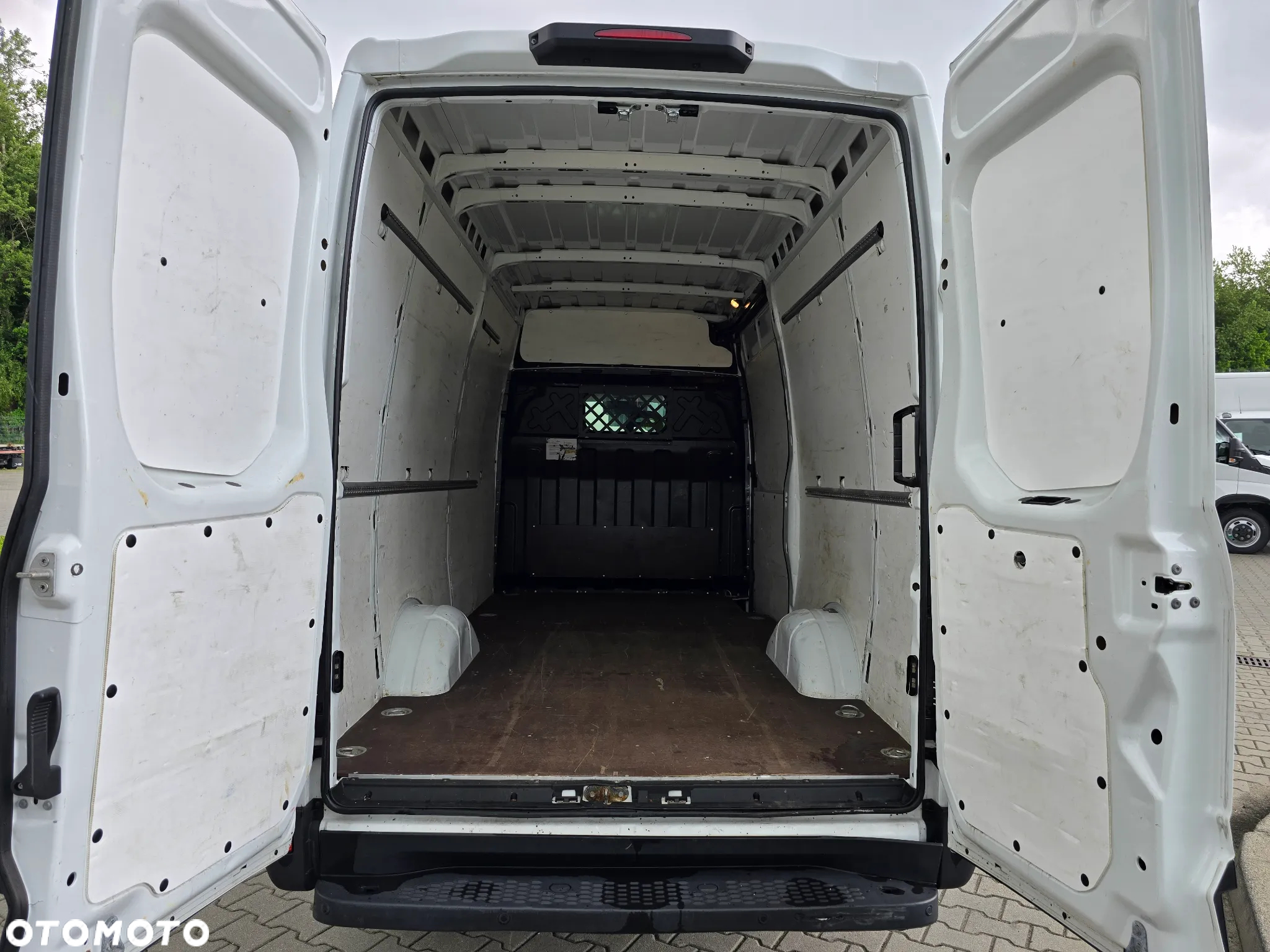 Iveco DAILY 35S16 Furgon L3H2 - 21