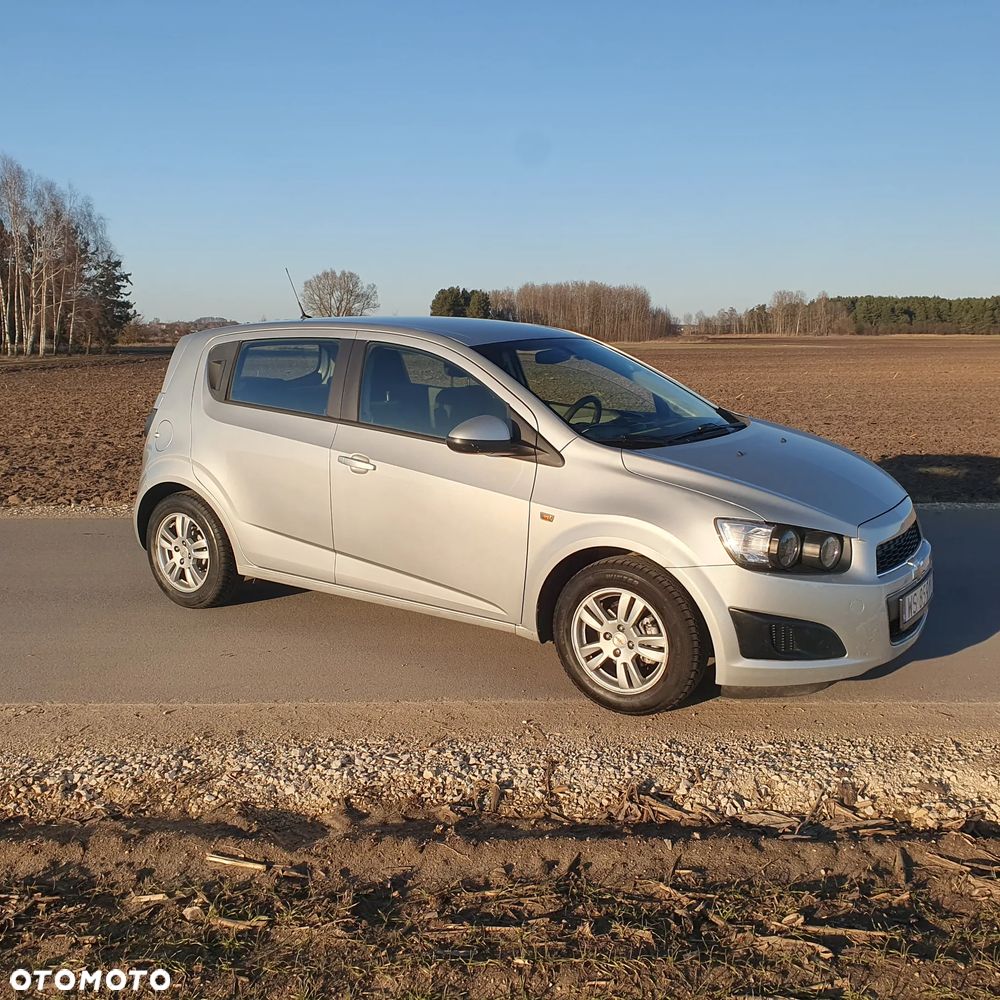 Chevrolet Aveo 1.4 16V LS Design+ - 13