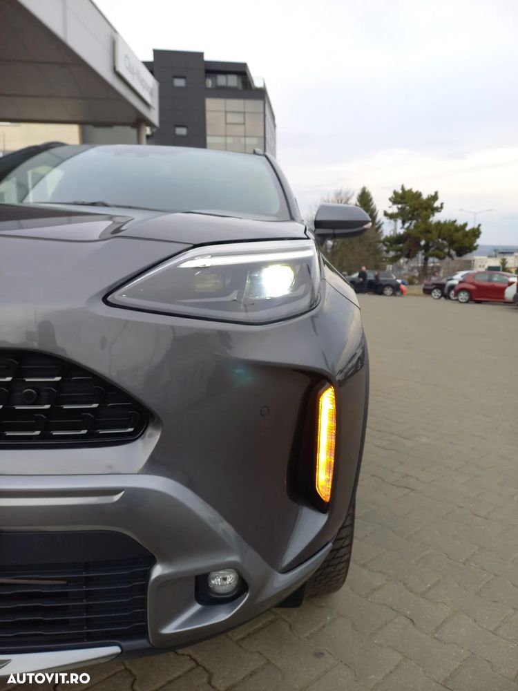 Toyota Yaris Cross 1.5 VVT-i HSD 4x4 Exclusive Adventure - 34