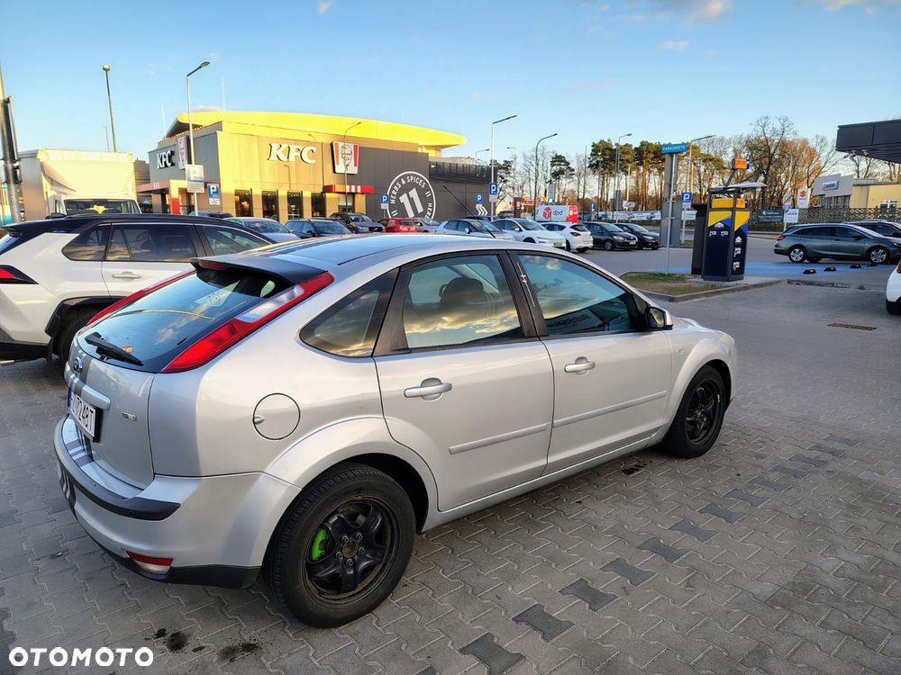 Ford Focus 1.6 TDCi DPF Ambiente - 6