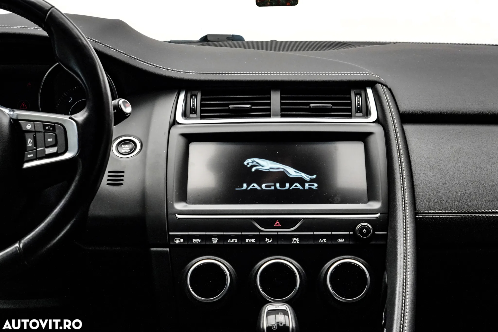 Jaguar E-Pace D240 AWD R-Dynamic S - 19