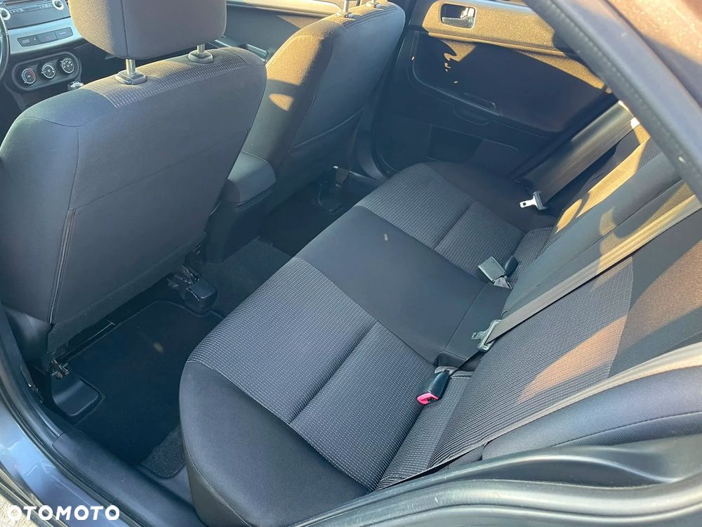 Mitsubishi Lancer 1.5 Inform - 14