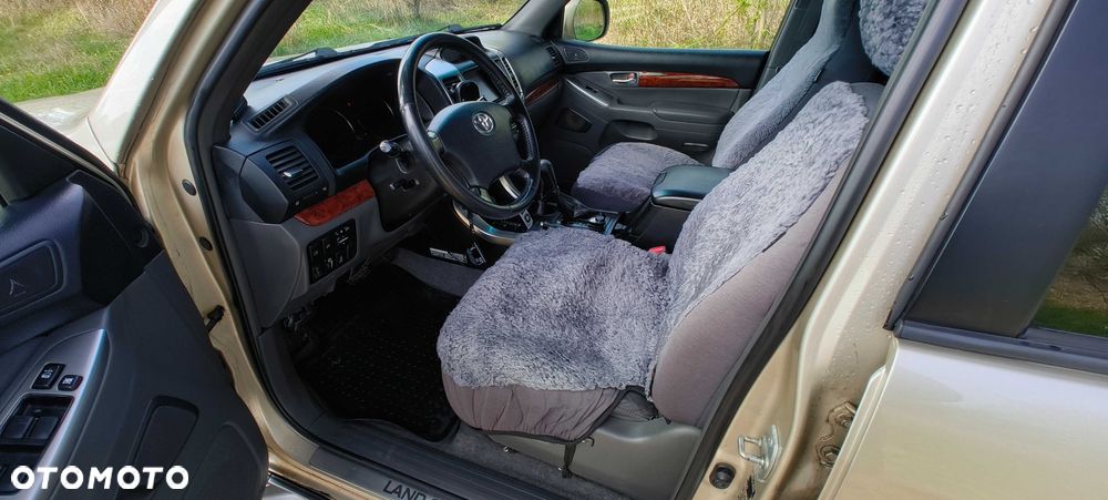 Toyota Land Cruiser - 8